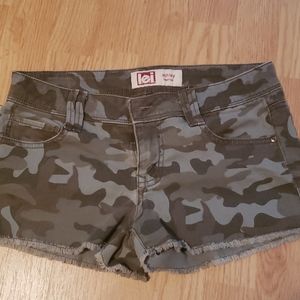 Camo shorts size 3 low rise